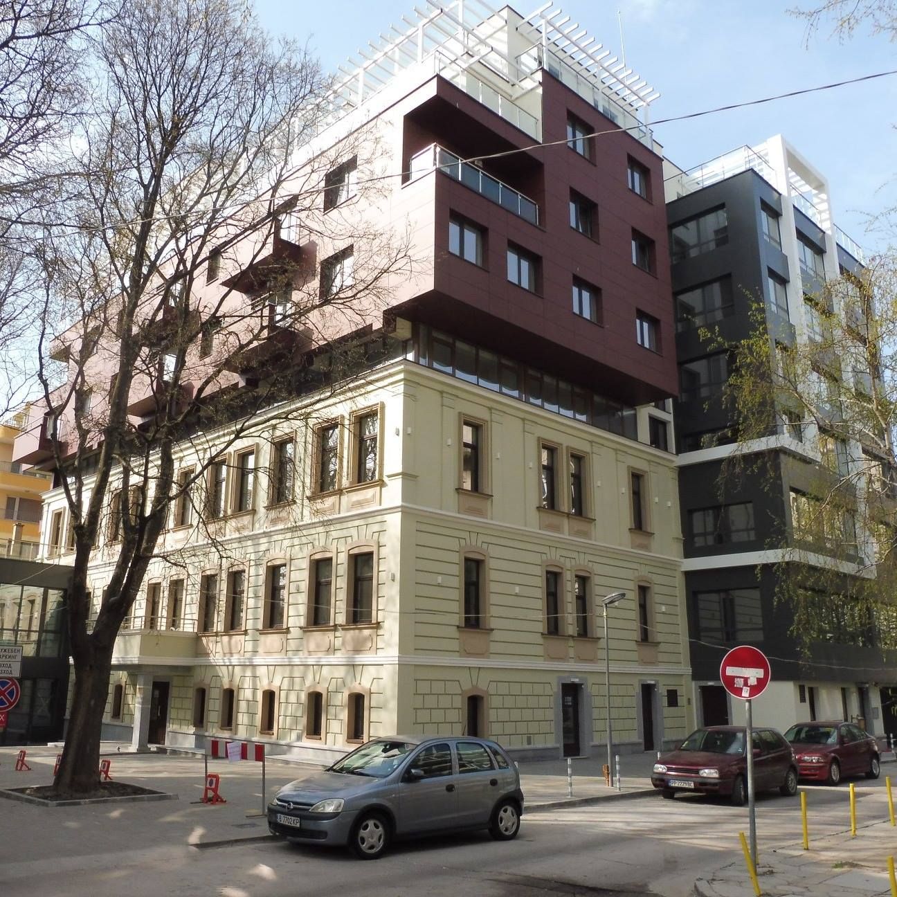 Сграда със смесено предназначение "Триумф"